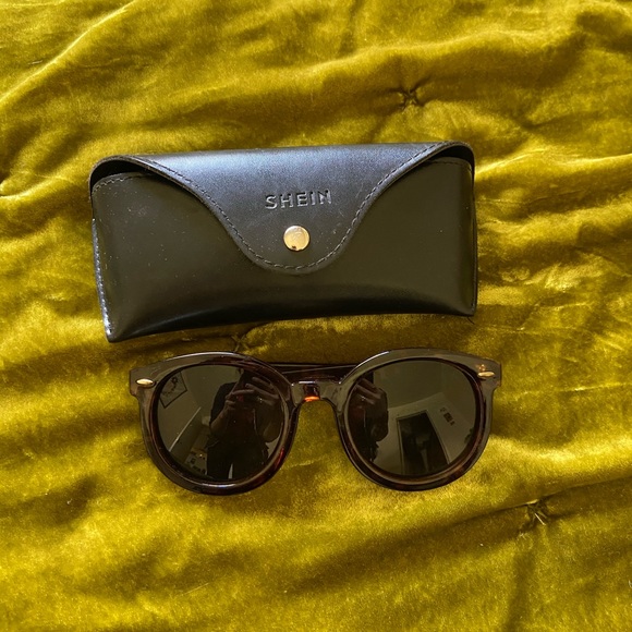 SHEIN tortoise shell sunglasses 🕶🤎 - Picture 4 of 5